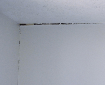 Ceiling gap